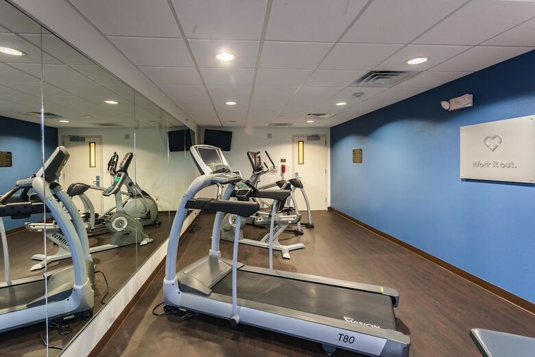 Hotel Comfort Suites East