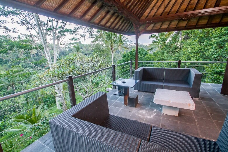 Villa Puri Saron Hotel Madangan