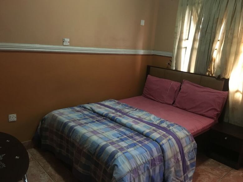 Lancaster Hotel & Suites