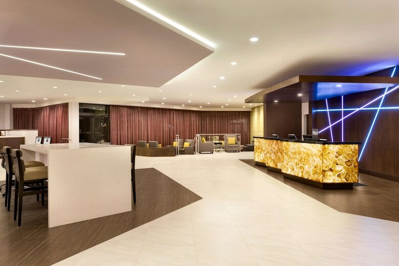 Hotel Doubletree By Hilton Toronto Airport West