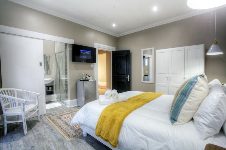 Hotel 23 On Glen Guest House