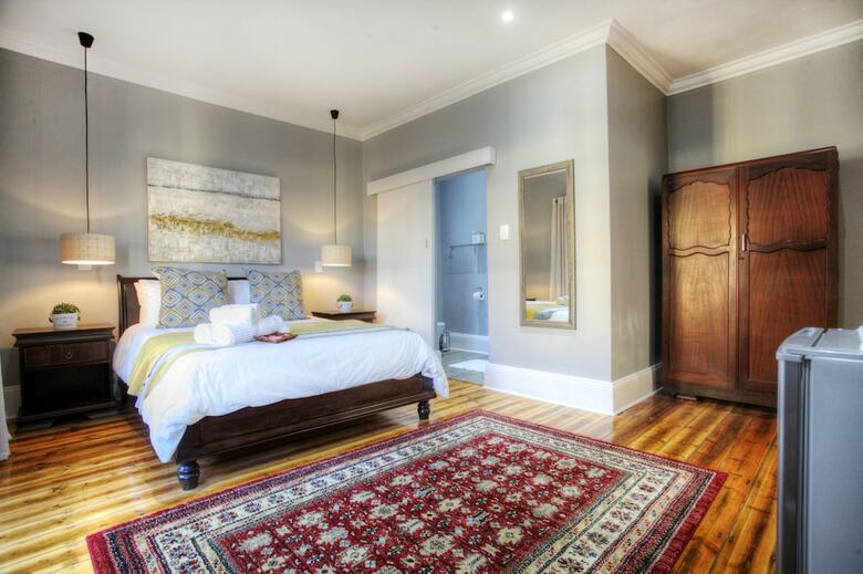 Hotel 23 On Glen Guest House