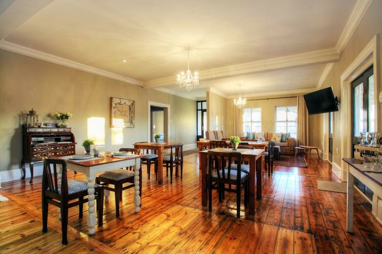 Hotel 23 On Glen Guest House