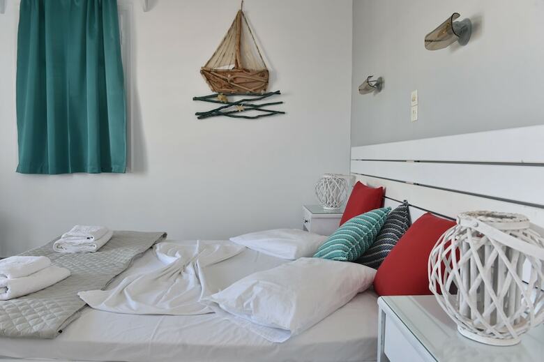 Zefi Hotel & Suites