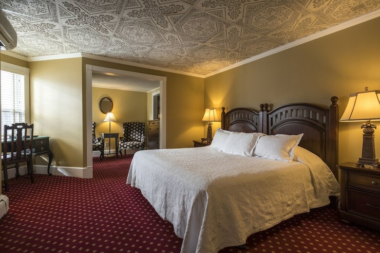 Hotel Stafford's Bay View Inn