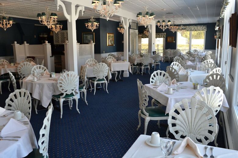 Hotel Stafford's Bay View Inn