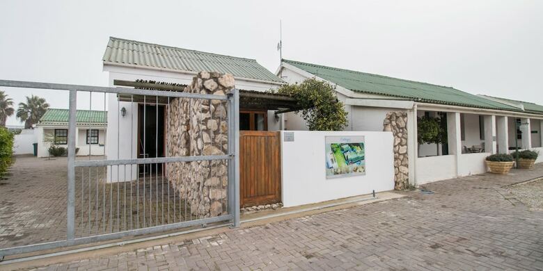 Apartamentos Langebaan Kite Cottages