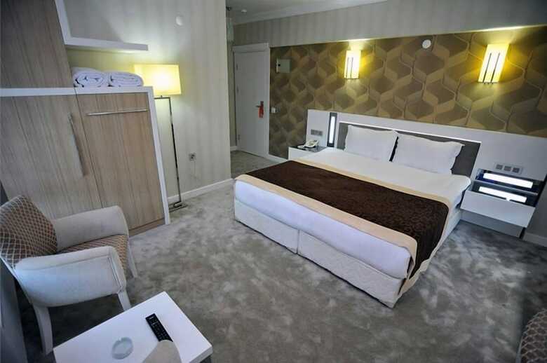 Kast Mahall Hotel