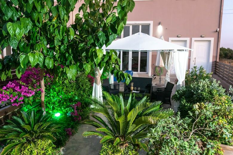 Apartamentos Evagelia Suites Red