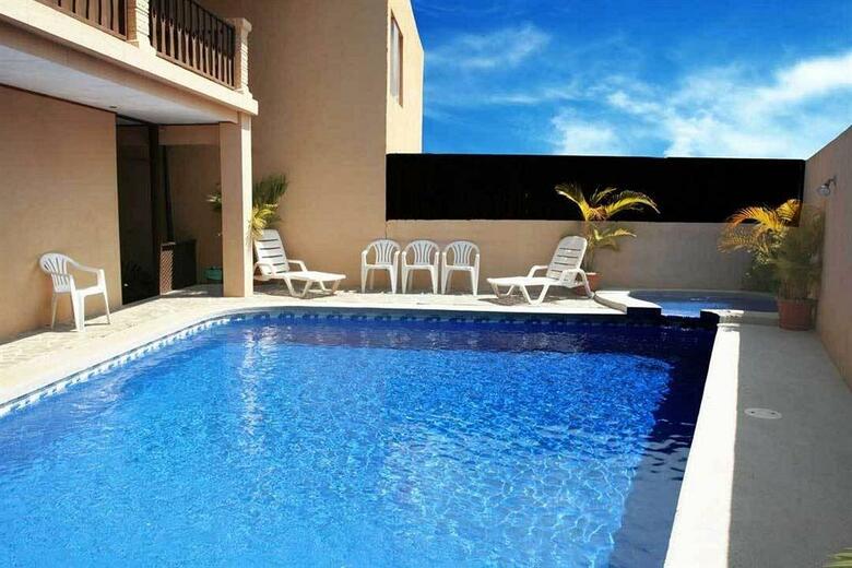 Blue Palm Hotel
