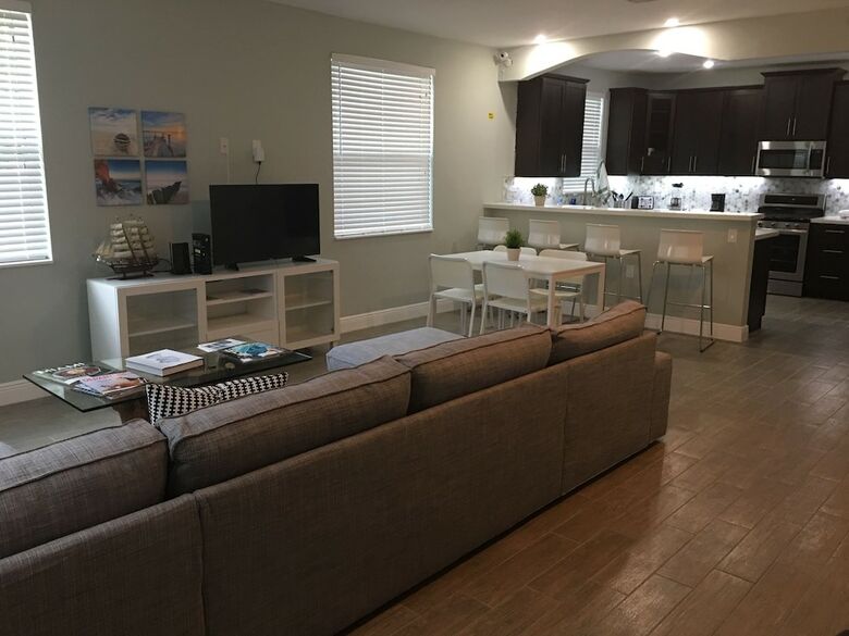 4 Bedroom Home By Ideal Experience Vr