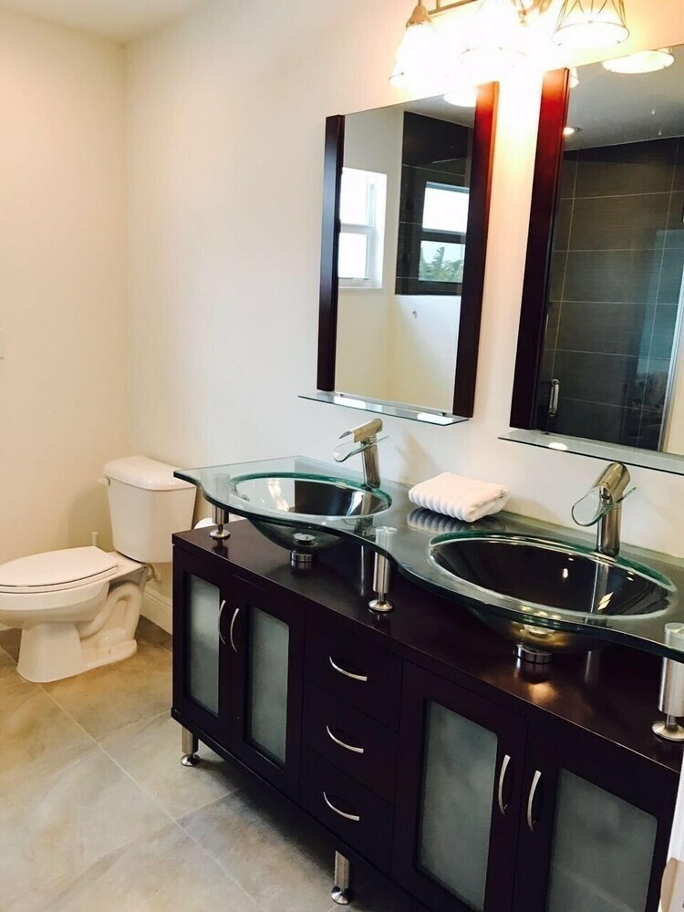 4 Bedroom Home By Ideal Experience Vr