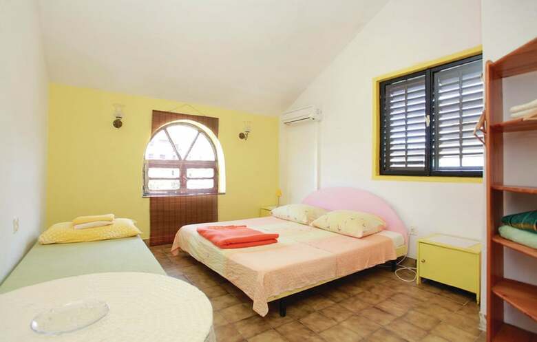 Hostal Dragan�s Den Hostel