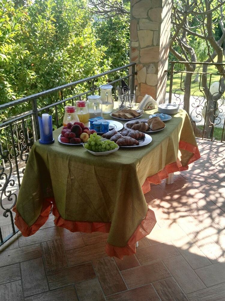 Hotel Villa Emy
