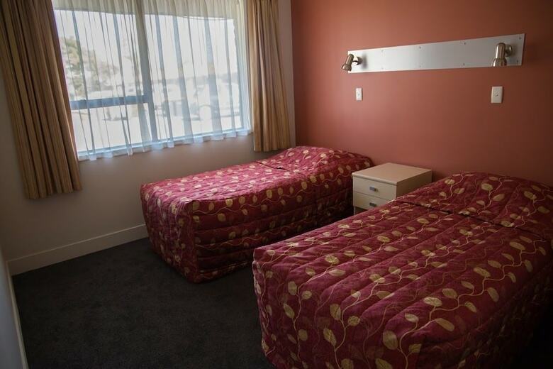 Middlepark Motel