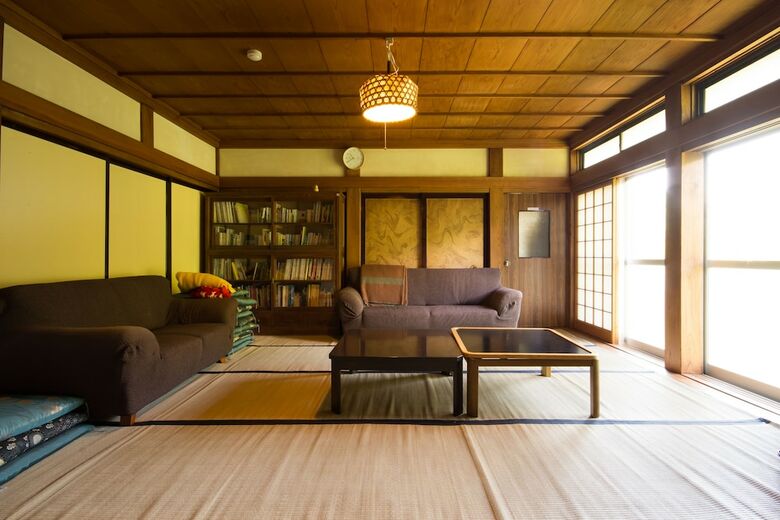 Hostal Takazuri-kita - Hostel