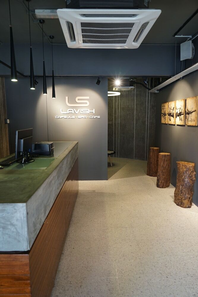 Lavish Capsule