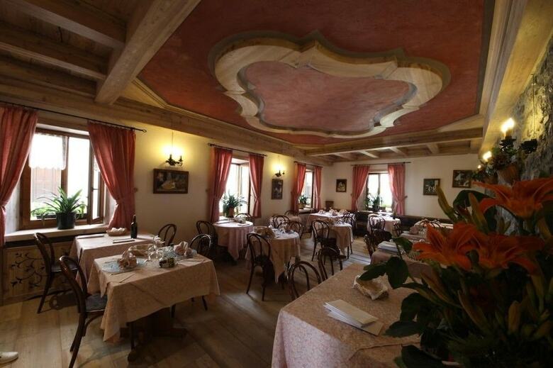 Hotel Albergo Centrale Forni