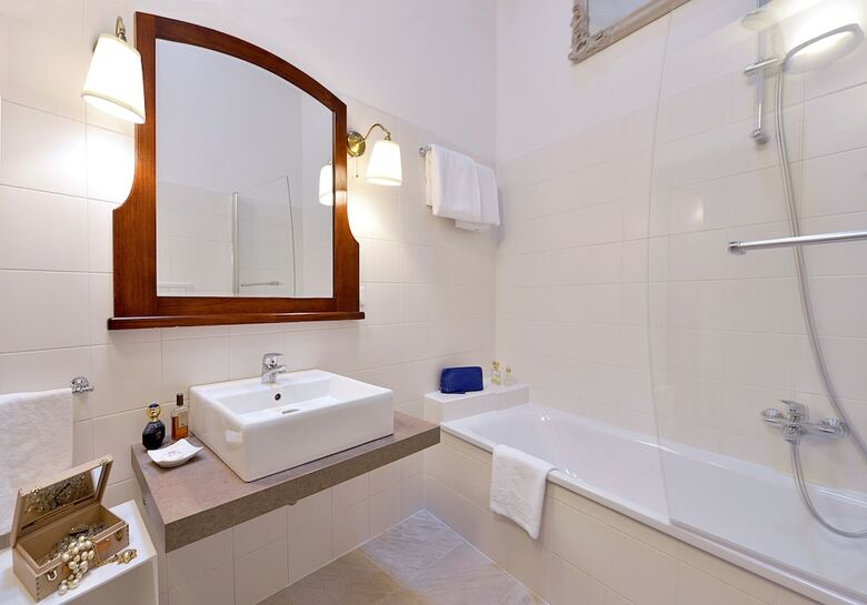 Al Cappello Rosso Suite Apartments