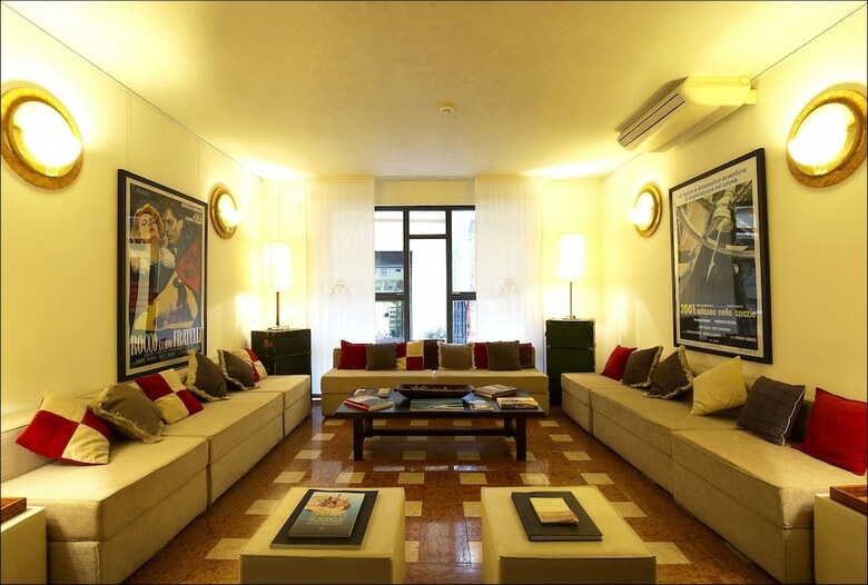 Al Cappello Rosso Suite Apartments