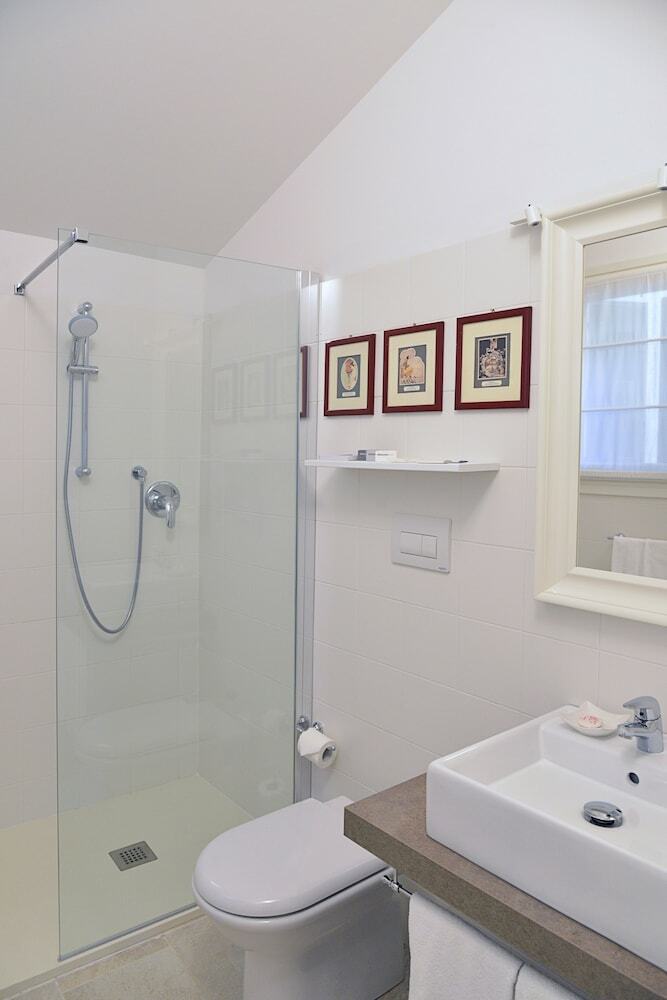 Al Cappello Rosso Suite Apartments