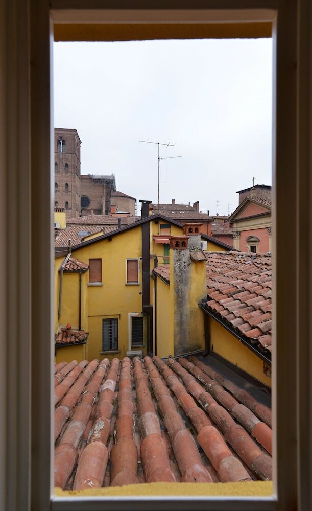 Al Cappello Rosso Suite Apartments