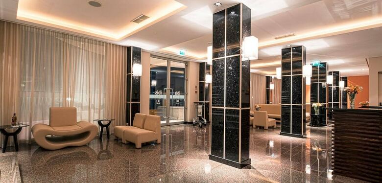 Iu Hotel U�ge