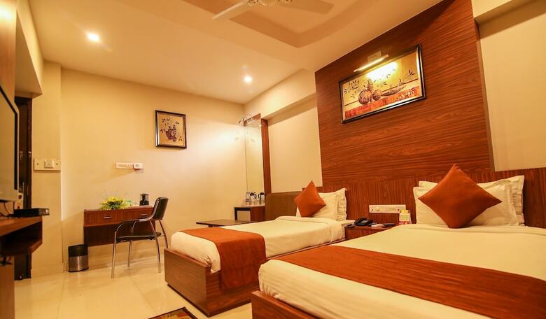 Hotel The Mahal Inn