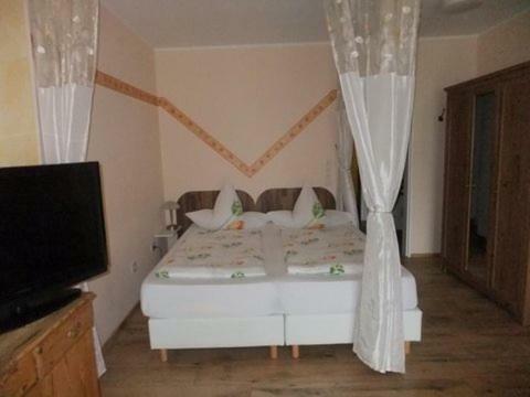 Hostal Hotel Strandhof M�hnesee