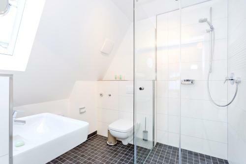 Hostal Logierhaus Rheintoreins