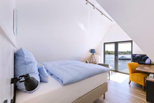 Hostal Logierhaus Rheintoreins
