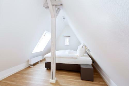 Hostal Logierhaus Rheintoreins