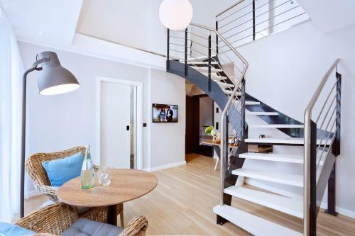 Hostal Logierhaus Rheintoreins