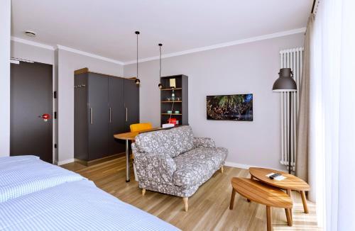 Hostal Logierhaus Rheintoreins