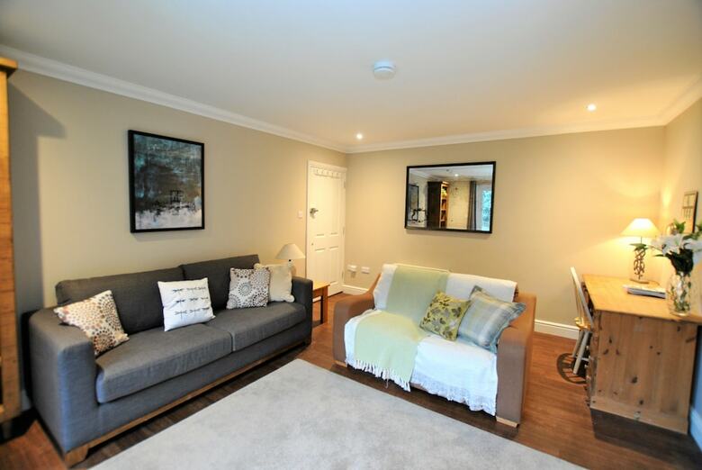 Apartamentos Lord Raglan House