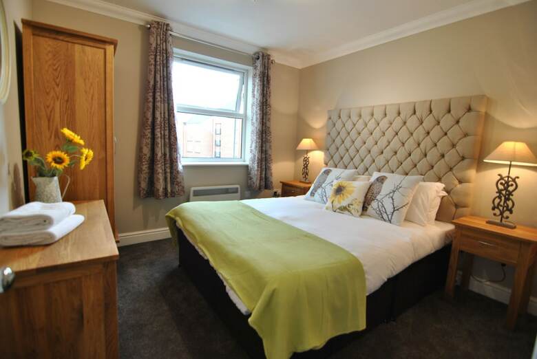 Apartamentos Lord Raglan House