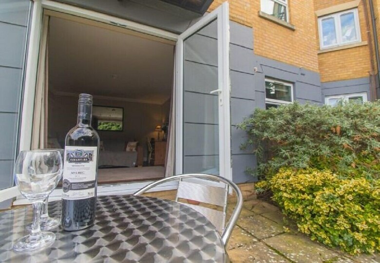 Apartamentos Lord Raglan House