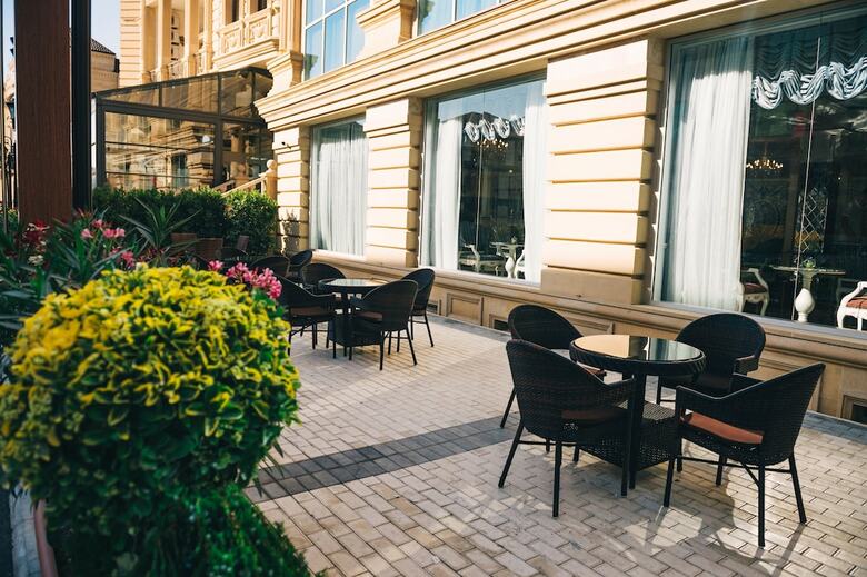 Emerald Suite Hotel