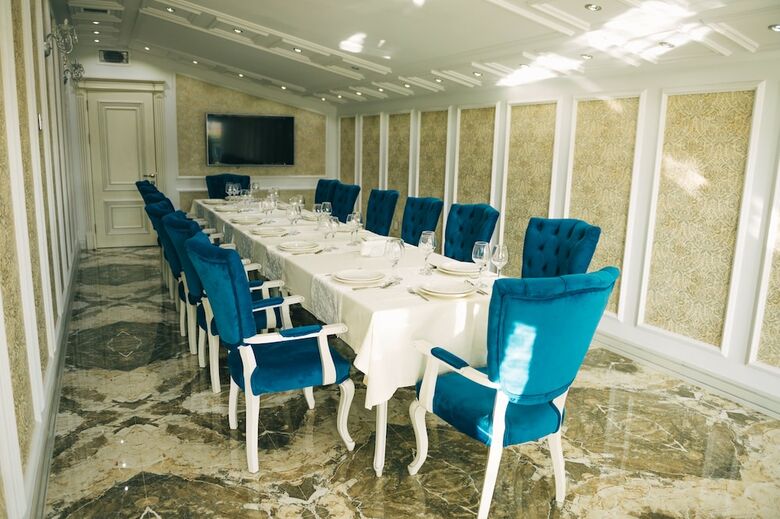 Emerald Suite Hotel