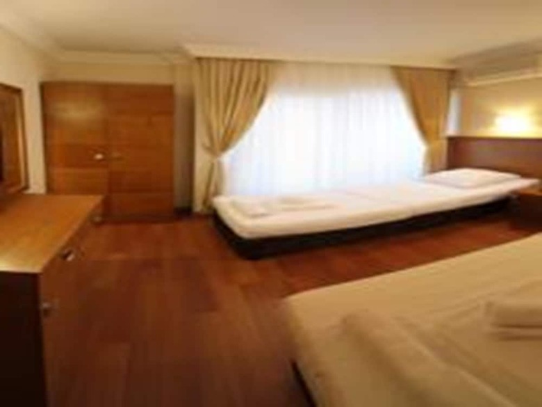 Ucem Hotel