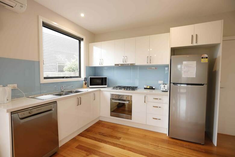 Apollo Bay Seal Apartments