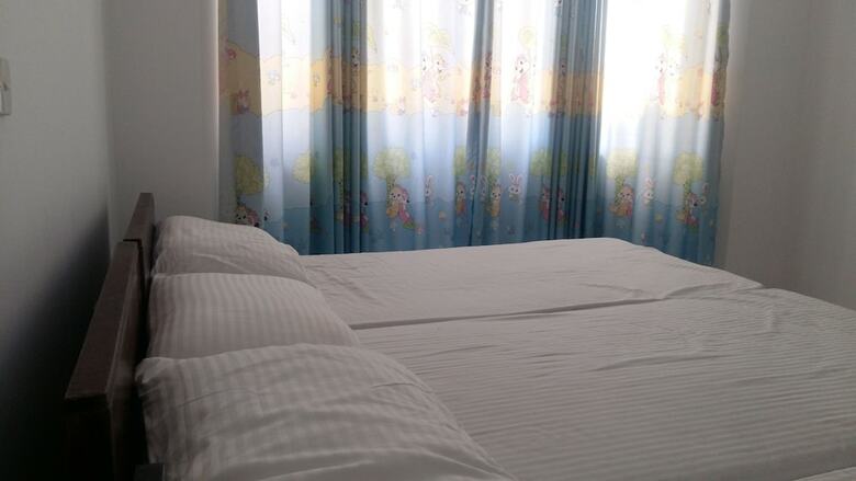 Hotel White House