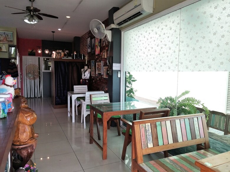 Hostal Penthai Hostel