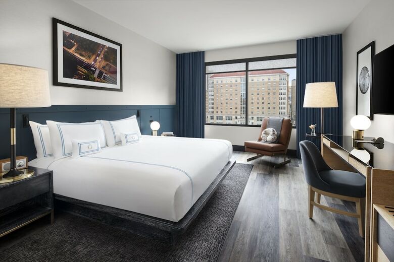 The Oaklander Hotel, Autograph Collection
