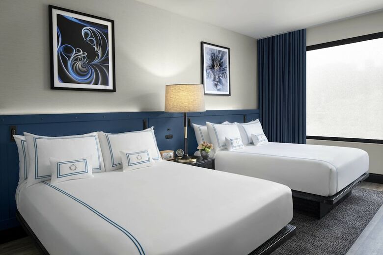 The Oaklander Hotel, Autograph Collection