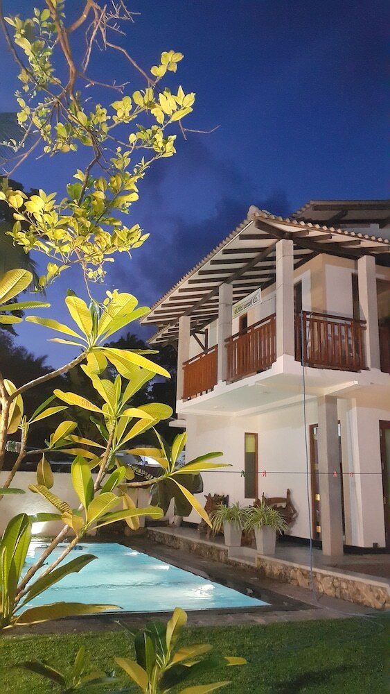Villa Blue Water Hikkaduwa