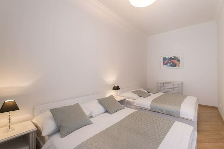 Central Superior Apartments And Suites