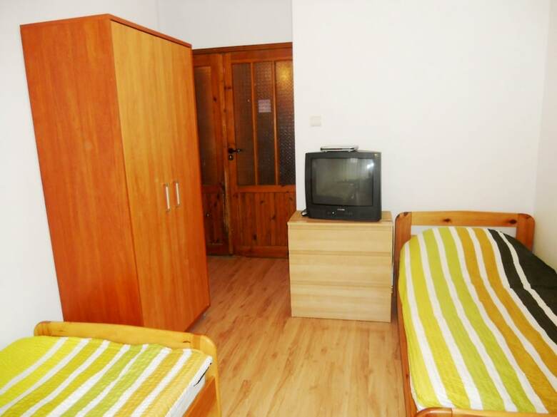 Hostal Folks Village Plowce House