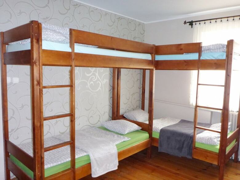 Hostal Folks Village Plowce House