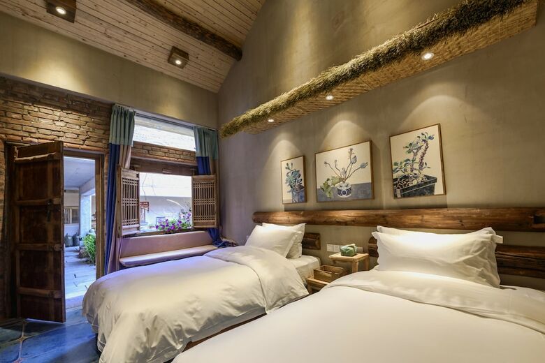 Hotel Lotus Mountain Boutique Inn